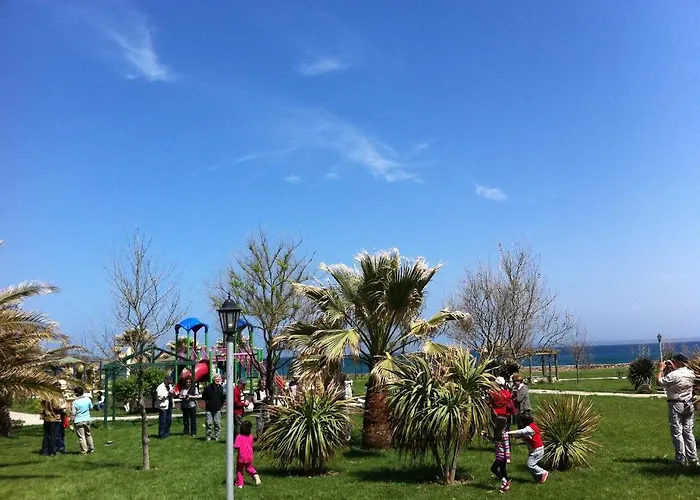 Capraz Holiday 호텔 보즈자아다