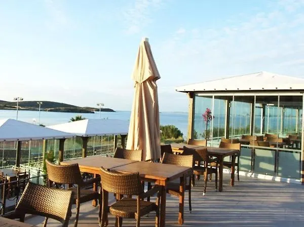 Capraz Holiday 호텔 보즈자아다